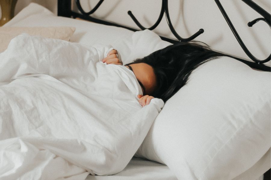 Expert Tips: How Goose Down Pillows Help Back Pain Sufferers Sleep Better