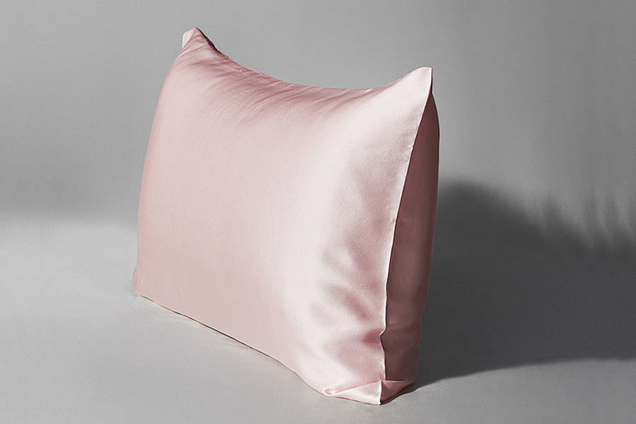 How to Identify Authentic Silk: A Complete Guide to Luxurious Bedding