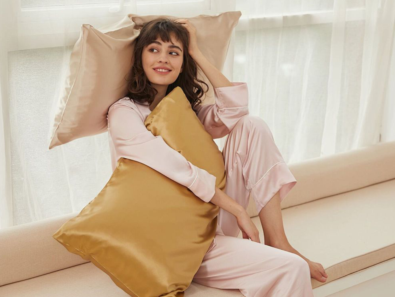 How to Choose and Care for Silk Pillowcases: A Complete Guide