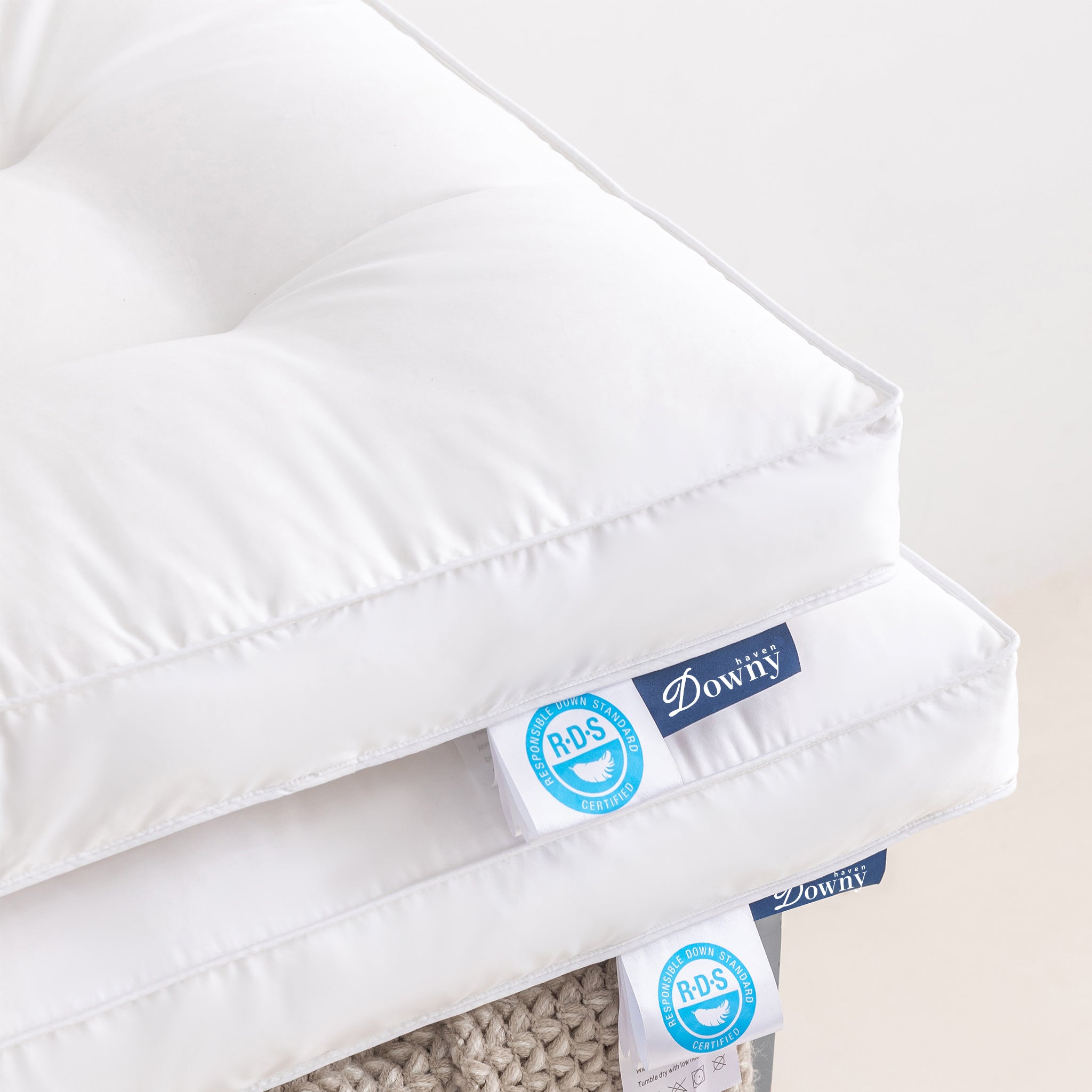 Flat Design firm down pillow