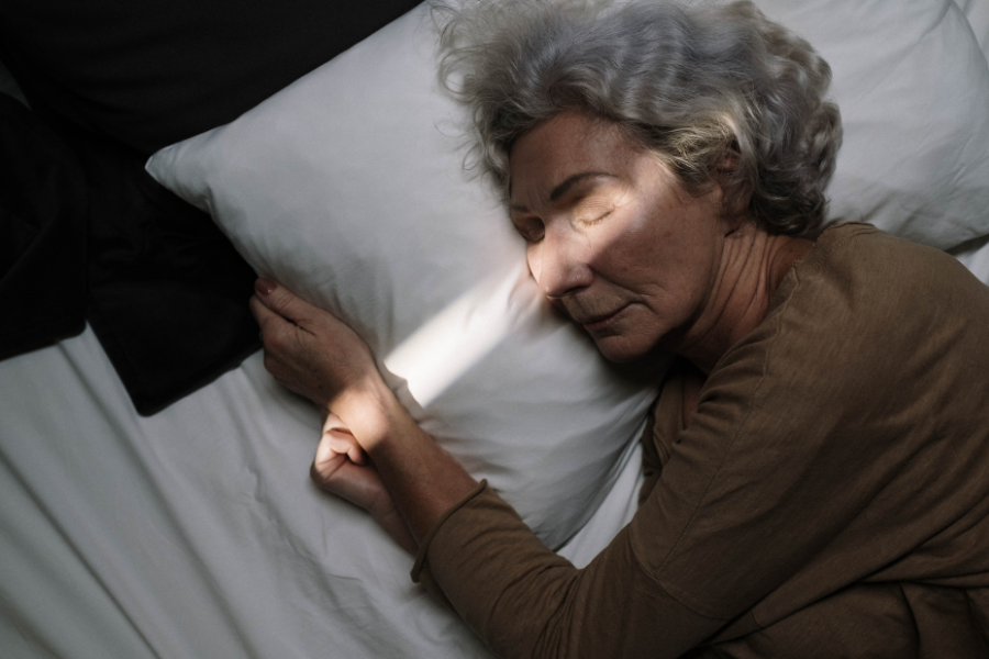 Luxury Sleep Gifts for Mom: Silk & Down Pillow Guide