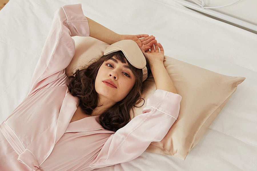 Romance Begins with Sleep: The Secret of Silk Pillowcases