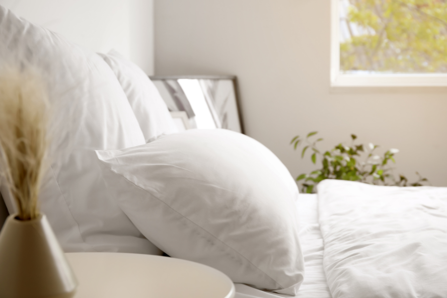 Sleep Temperature and Pillow Choice: How Goose Down Keeps You Comfortable